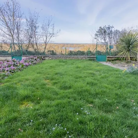 Maison Chaleureuse-grand Jardin-proche Saumur Holiday home *